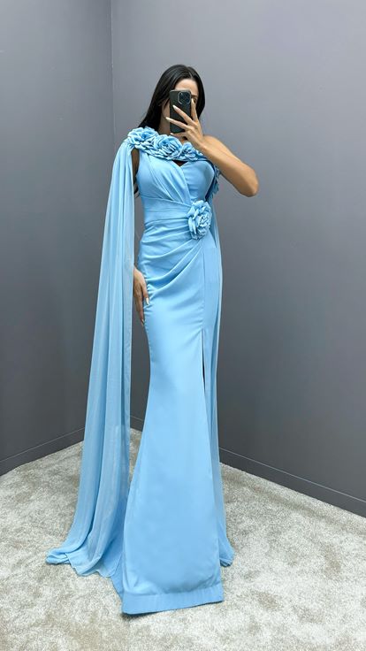 Bebe Mavisi Tek Omuz Gül Detay Pelerinli Tasarım Elbise